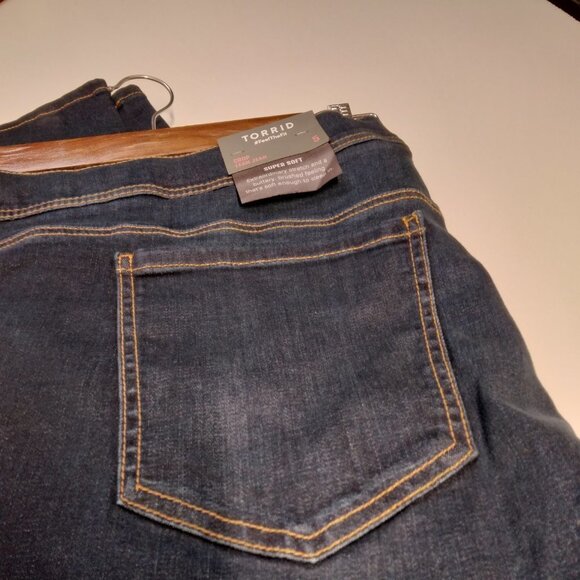Torrid High Rise Cropped Lean Jean Super Soft Dark Wash Size 5X. NWT - Picture 11 of 13